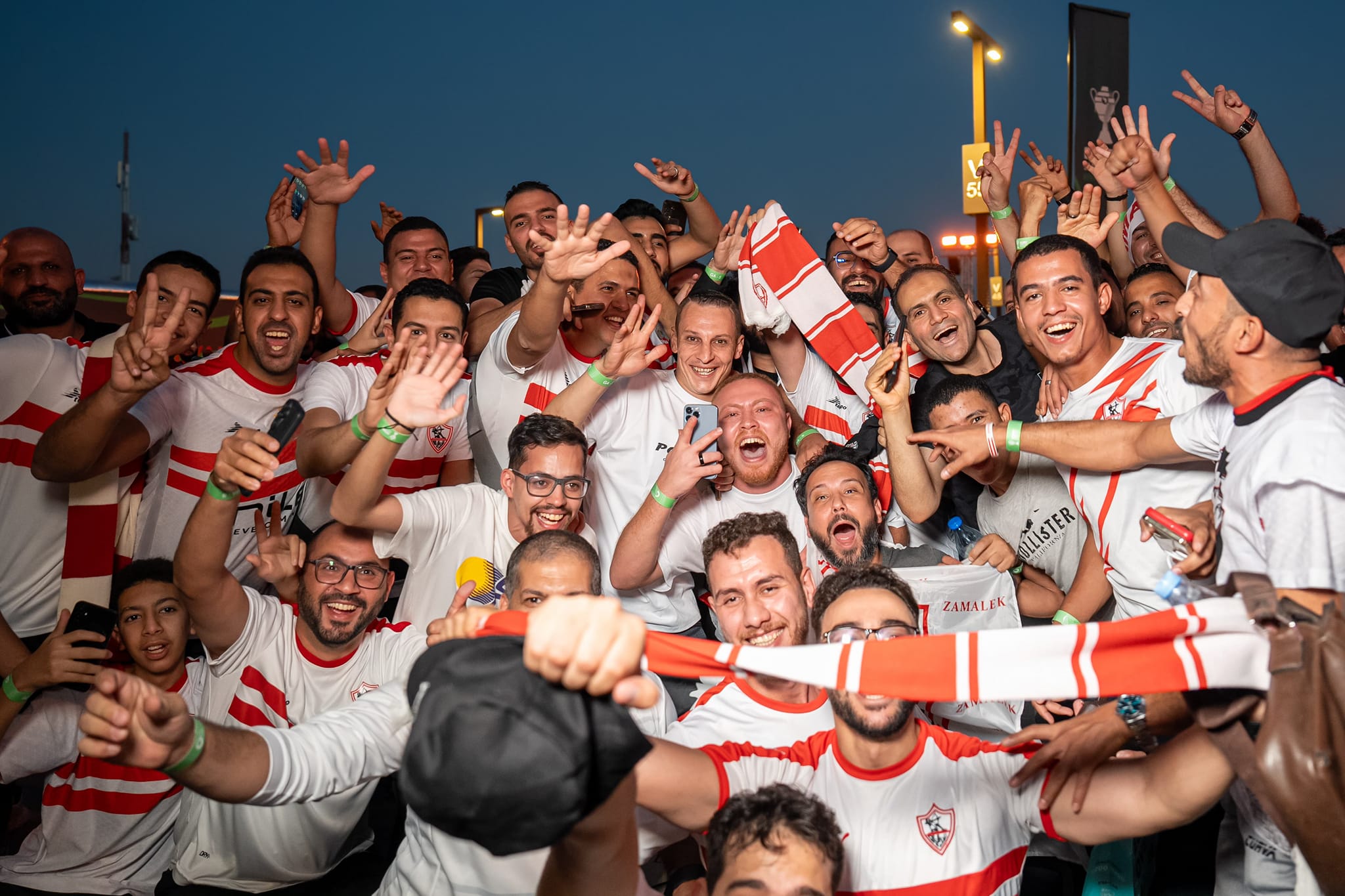 الهداف: ينشر صور حصرية لجمهور نادي الزمالك في ملعب المملكة أرينا في كأس السوبر الإفريقي