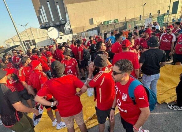 بالفيديو .. جماهير الأهلي في طريقها إلى ملعب «المملكة أرينا» لمتابعة السوبر الإفريقي