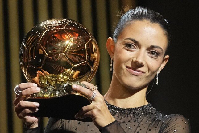 بونماتي مستمرة مع برشلونة حتى 2028 .. تفاصيل