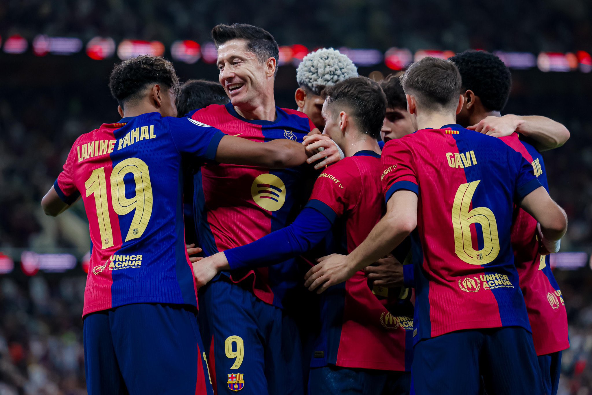نجم برشلونة يعلن قراره النهائي بشأن مستقبله مع البلوجرانا