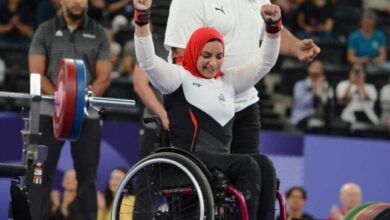 وزير الرياضة يهنئ رحاب أحمد بعد فوزها بذهبية رفع الأثقال