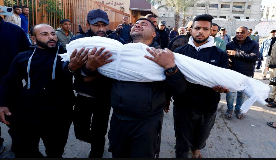 14 شهيدا إثر قصف الاحتلال منزلين في جباليا وحي التفاح بقطاع غزة