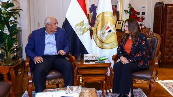 التنمية المحلية تتابع آخر مستجدات الخطة التنفيذية لإنشاء مركز الحرير بمدينة الخارجة