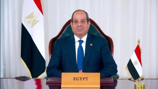 الرئيس السيسي يعزي نظيره النيجيري في وفاة الزعيم السابق محمدو بوهاري