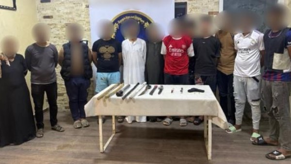 بسبب لهو الأطفال.. مشاجرة بالأسلحة البيضاء داخل عقار بالسلام