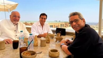 جورج قرداحي ومحمود سعد وخالد الجندي في لقاء خاص أمام الأهرامات