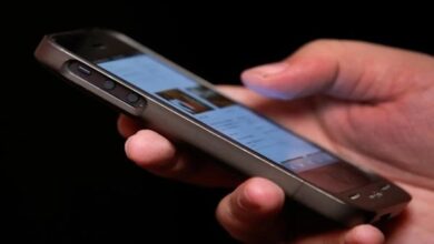 حكم تجسس أحد الزوجين على هاتف الآخر .. الإفتاء توضح