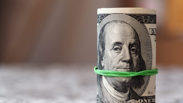 رسميًا.. سعر الدولار اليوم الخميس بعد سحب 310.4 مليار جنيه من البنوك