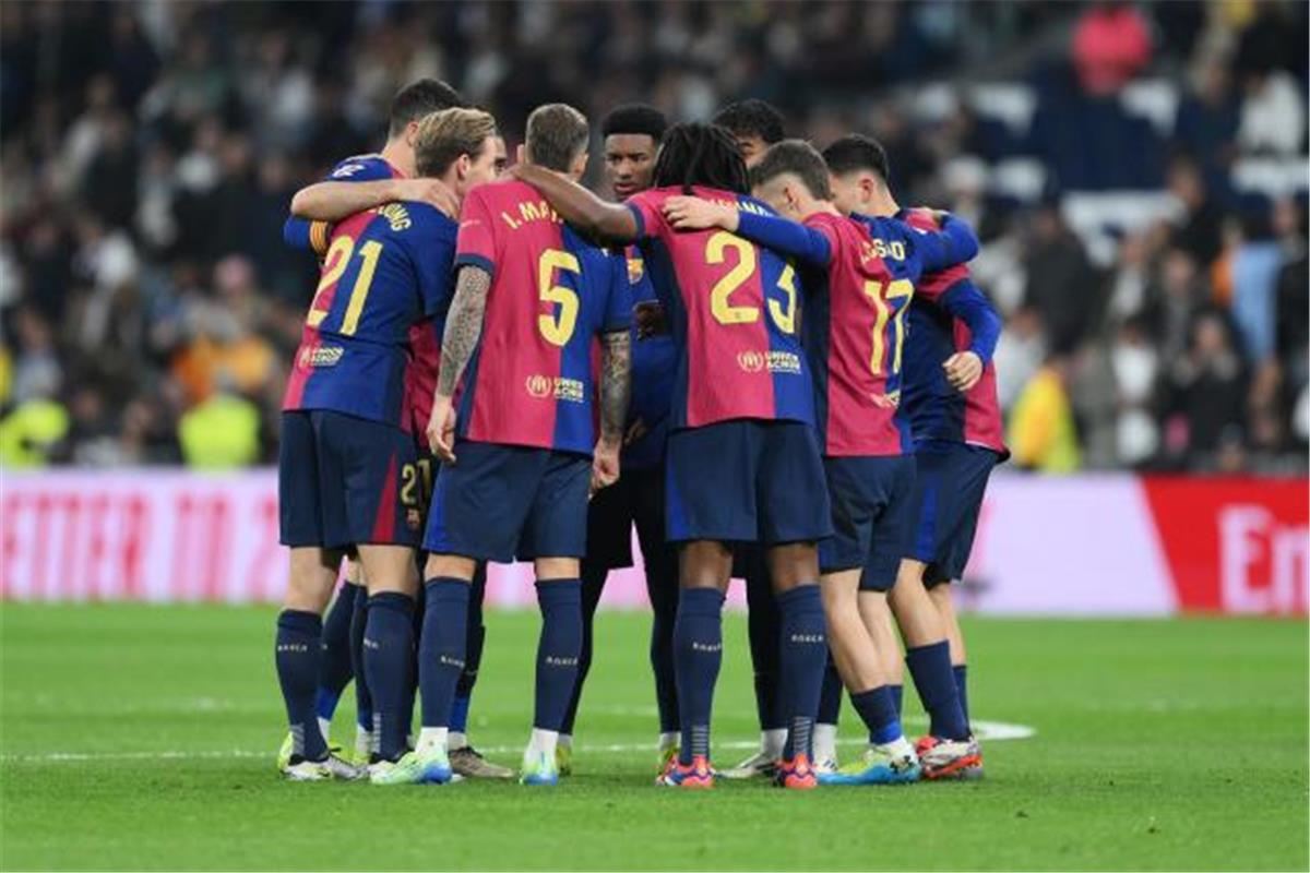 صراع الصيف يشتعل.. برشلونة يفاضل بين جوهرتين لقيادة هجومه