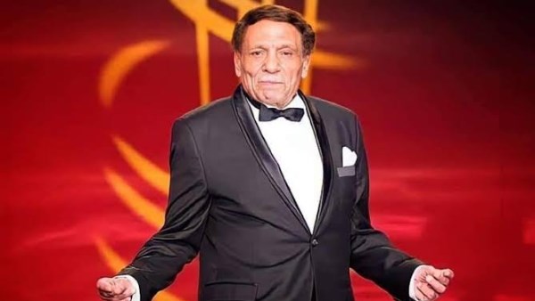 صورة عادل إمام في حفل زفاف حفيده تثير الجدل.. حقيقة أم ذكاء اصطناعي؟