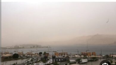 عاصفة ترابية فى اسوان بعد أيام من الطقس الحار