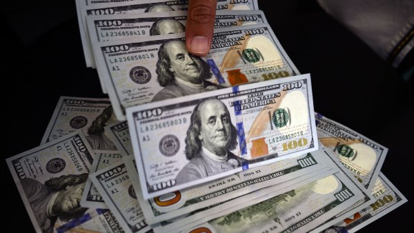 عقب تحركه.. سعر الدولار اليوم الجمعة 18-7-2025