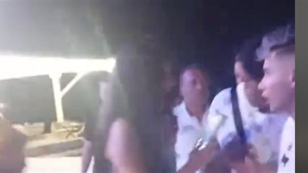 في أول أيام افتتاحه .. مشاجرة داخل كافيه عصام صاصا بالساحل الشمالي|شاهد
