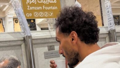 قبل انطلاق الموسم الجديد .. أحمد حمدي لاعب الزمالك يؤدي مناسك العمرة