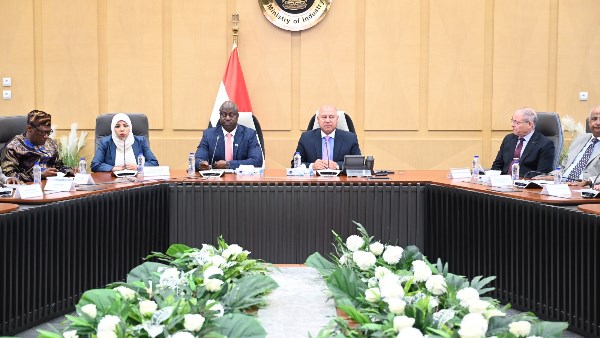 كامل الوزير يبحث مع نظيره السيراليوني التعاون في مشروعات النقل والبنية التحتية