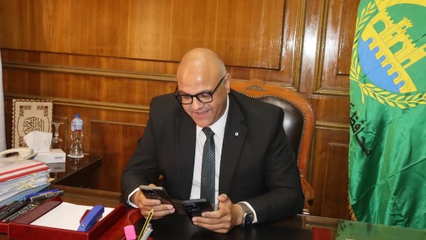 محافظ القليوبية يهنئ أوائل الدبلومات الفنية
