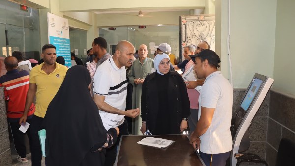 محافظ بني سويف يوجه برفع كفاءة الأداء داخل المراكز التكنولوجية