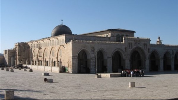 مستوطنون يقتحمون المسجد الأقصى ويؤدون طقوسا تلمودية
