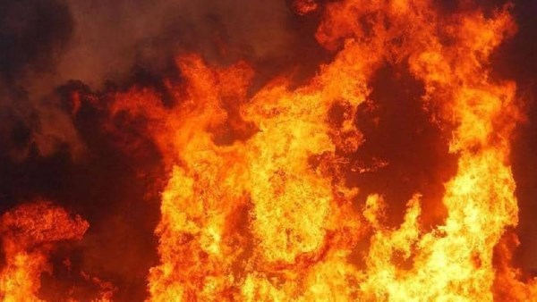 مقتل 50 شخصا .. حريق ضخم في مركز تجاري بالكوت العراقية