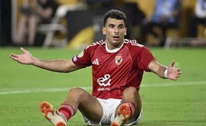 ملايين زيزو تشعل غرفة ملابس الأهلي.. 4 نجوم يطلبون التعديل