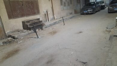 مواطنون يستولون على الطريق العام بحواجز في حدائق القبة لحجز أماكن السيارات
